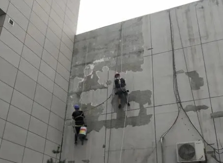 咸宁楼顶漏水维修公司分享下咸宁外墙防水的注意事项